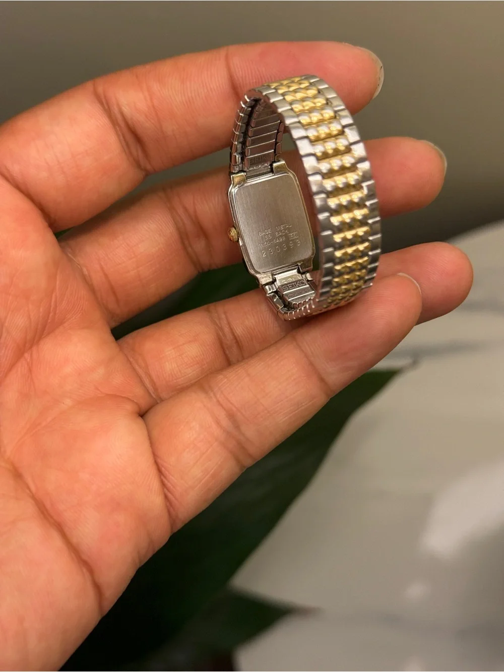 Seiko vintage two -Tone Ladies Rectangular Bracelet Watch - Gold/Silver